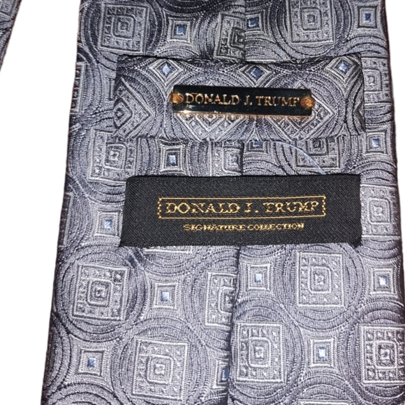 Donald J. Trump Silk Tie - Picture 4 of 4